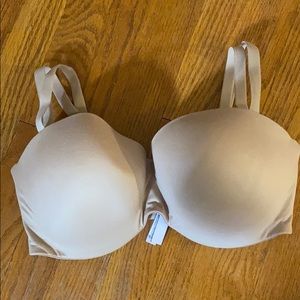 34DDD Victoria’s Secret nude strapless bra